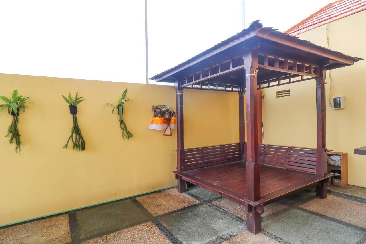 Dewi Uma House Hotel Denpasar  Exterior photo