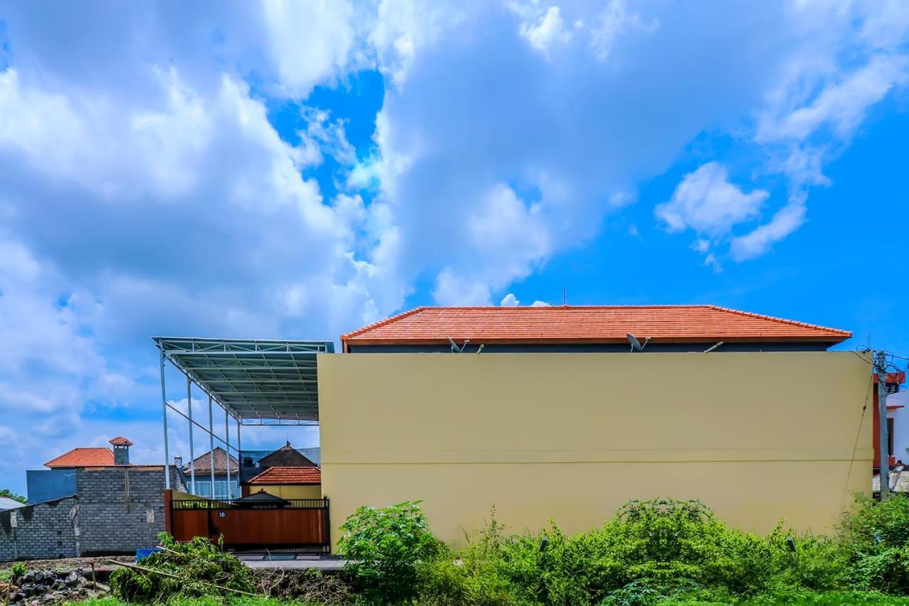 Dewi Uma House Hotel Denpasar  Exterior photo